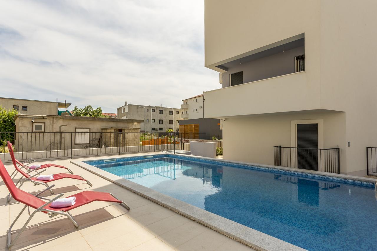 Luxury 3 Bed Apartment, Large Terrace, Pool, Close To And Split! Apartment Podstrana