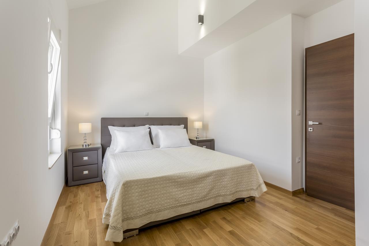 Luxury 3 Bed Apartment, Large Terrace, Pool, Close To And Split! * Podstrana