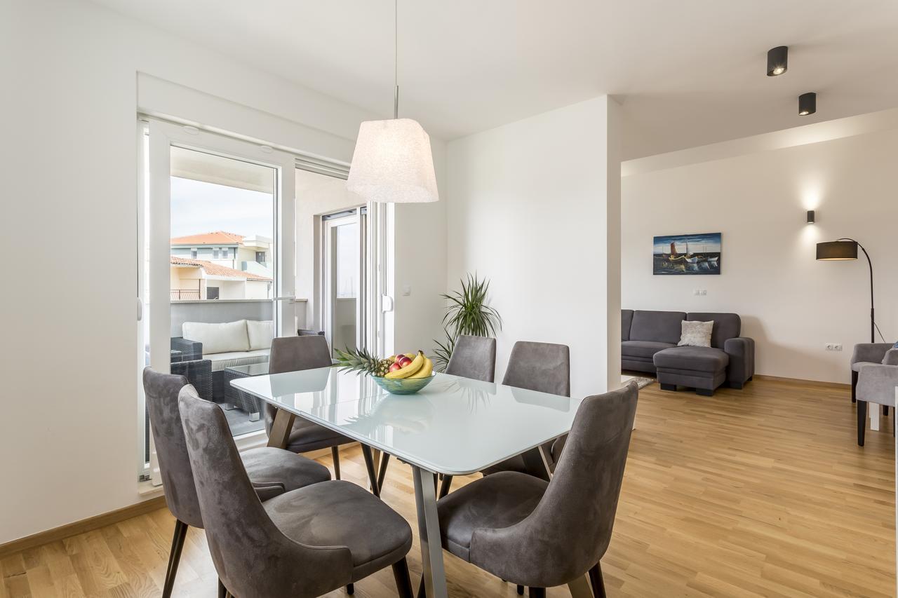 Apartma Luxury 3 Bed Apartment, Large Terrace, Pool, Close To And Split! Podstrana