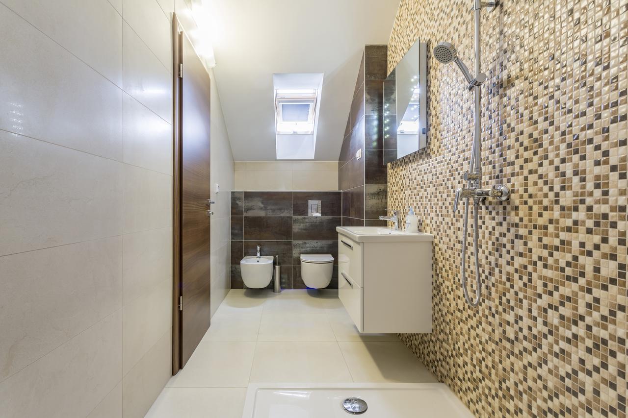 Luxury 3 Bed Apartment, Large Terrace, Pool, Close To And Split! Apartment Podstrana