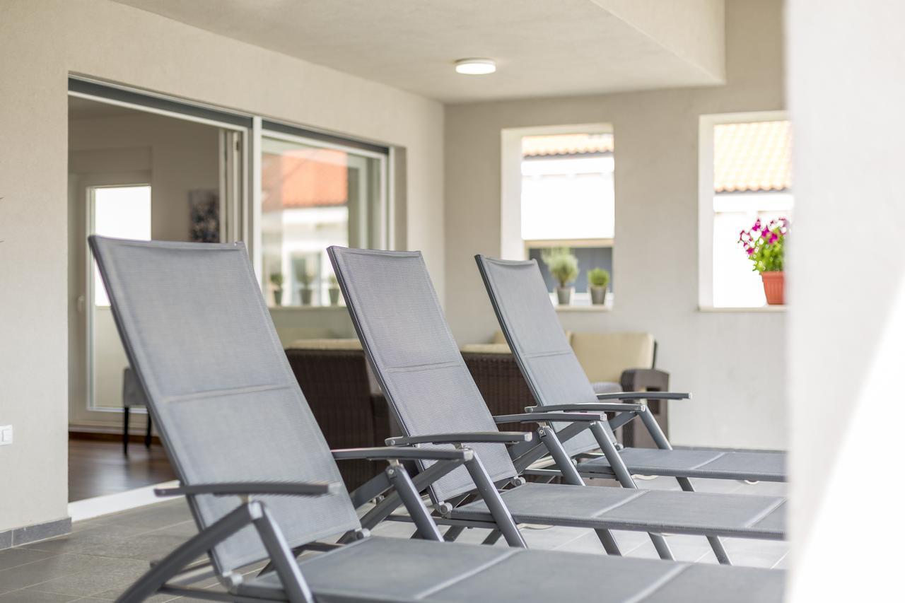 Luxury 3 Bed Apartment, Large Terrace, Pool, Close To And Split! Apartment Podstrana