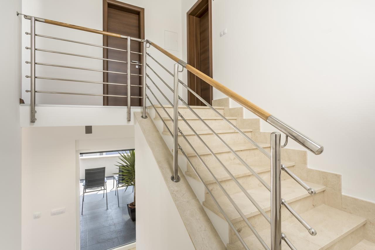 Luxury 3 Bed Apartment, Large Terrace, Pool, Close To And Split! * Podstrana